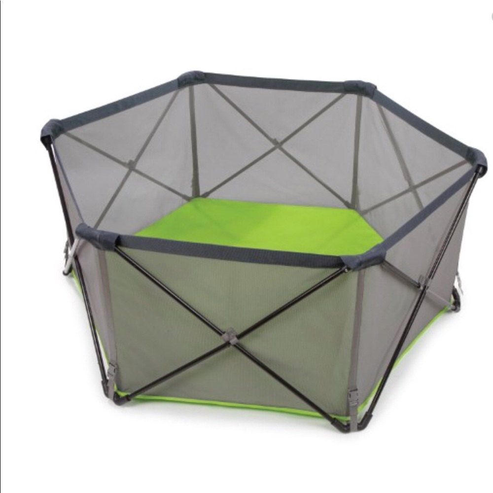 Summer Infant Play yard